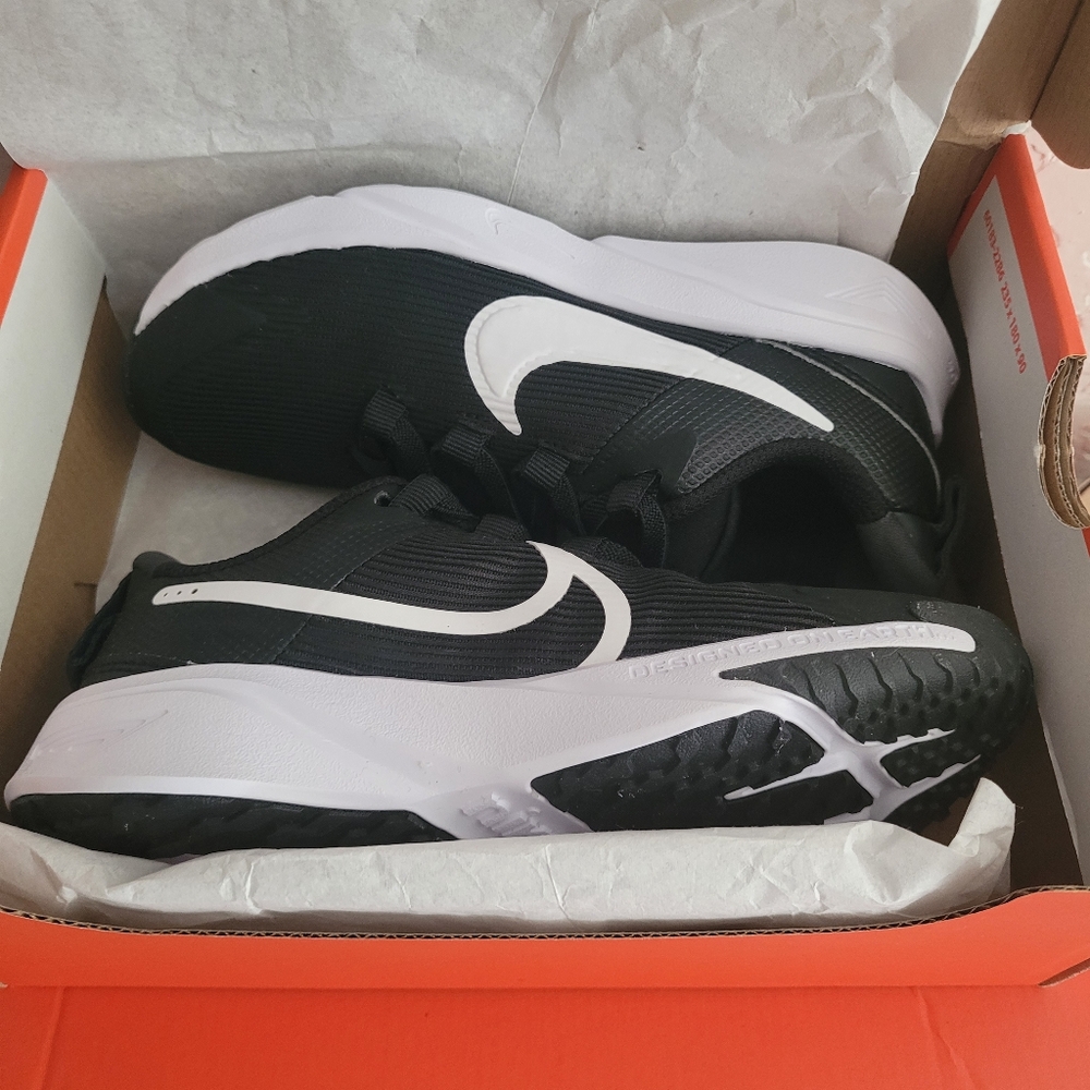 Nike Black and White Sneakers